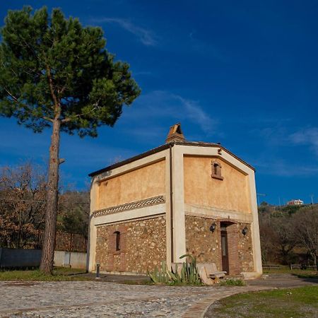 Agriturismo Masseria Fonte Di Maroglio Кастровиллари Экстерьер фото