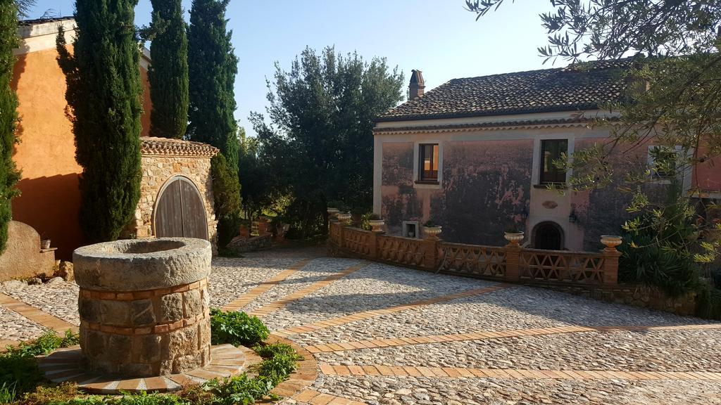 Agriturismo Masseria Fonte Di Maroglio Кастровиллари Экстерьер фото