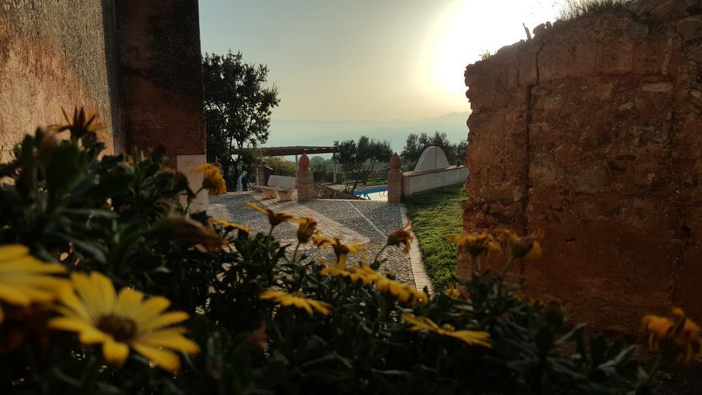 Agriturismo Masseria Fonte Di Maroglio Кастровиллари Экстерьер фото