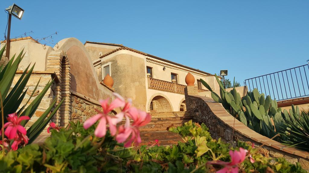 Agriturismo Masseria Fonte Di Maroglio Кастровиллари Экстерьер фото