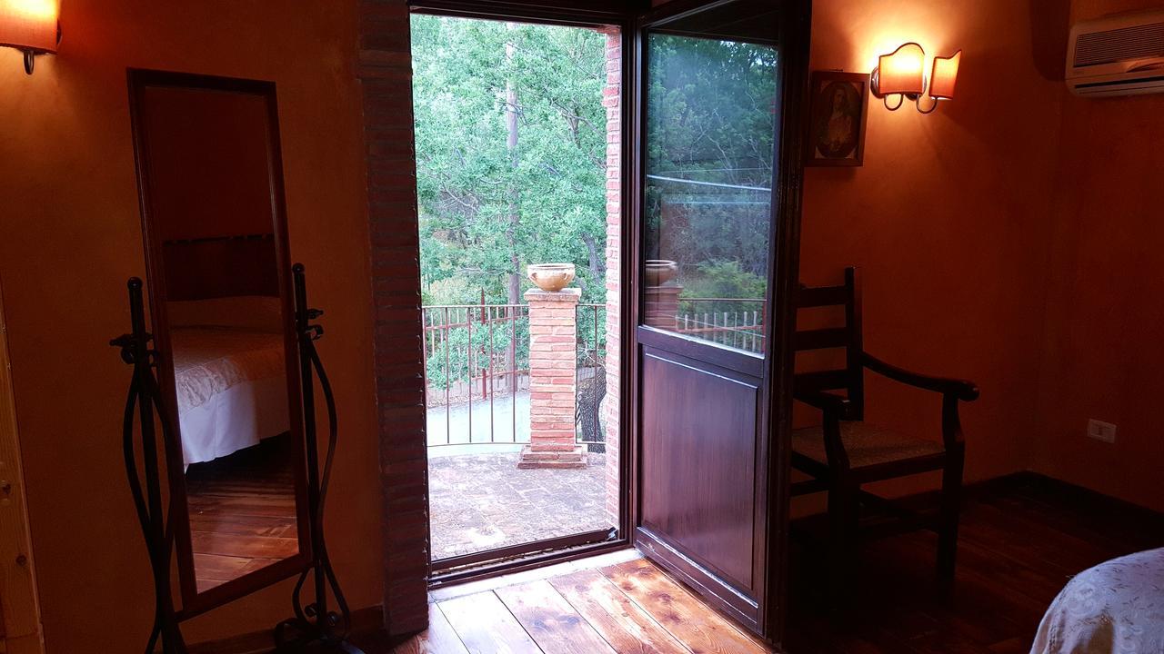 Agriturismo Masseria Fonte Di Maroglio Кастровиллари Экстерьер фото